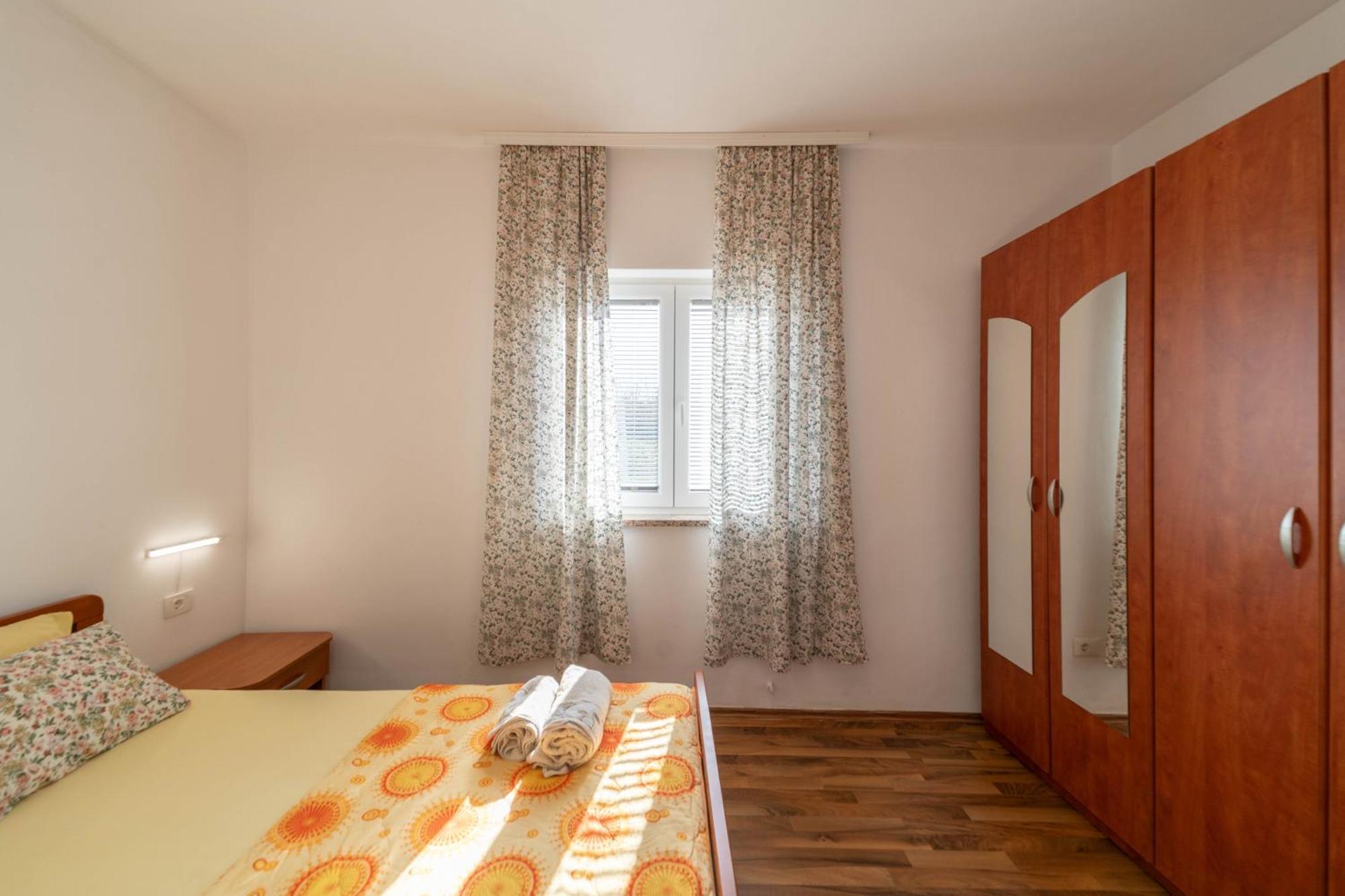 Apartment Thomas Новиград Экстерьер фото